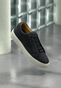 Unausgewählt, dark blue