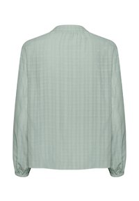 Camisa de manga larga verde claro con un corte relajado, yugo trasero, y un sutil patrón texturizado, con puños fruncidos y dobladillo recto.