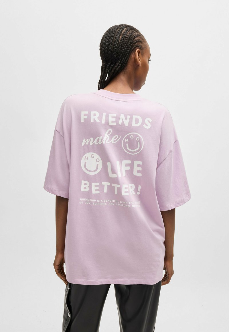 HUGO TEE - T-shirt med print - light purple six