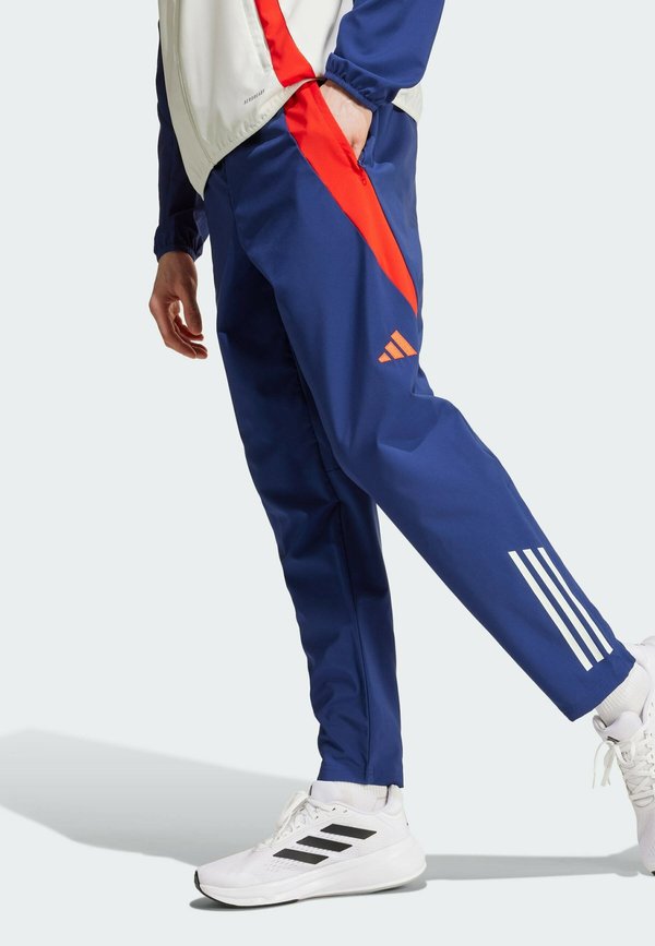 OLYMPIQUE LYONNAIS TIRO 24 PRESENTATION - Club wear