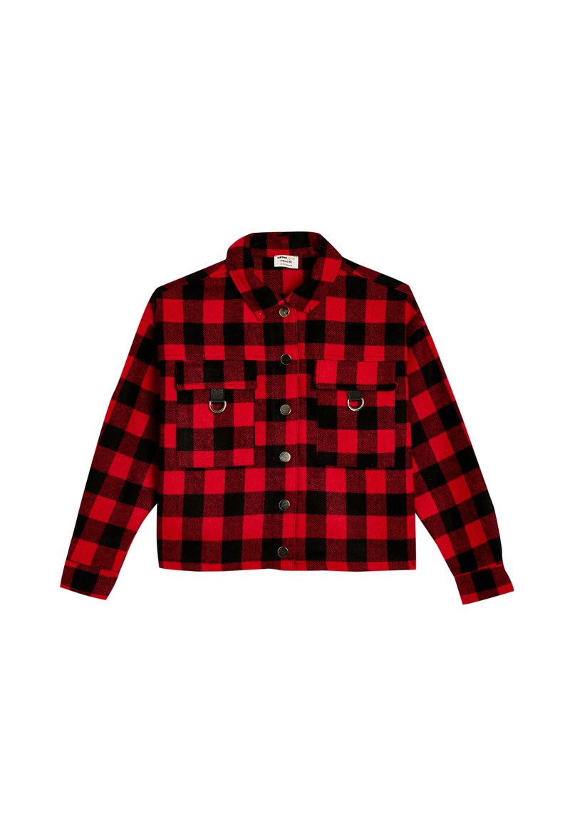 Rød og sort ternet flanneljakke, cropped design, knaplukning foran, store brystlommer og spids krave. Teksturstof med et ternet mønster.