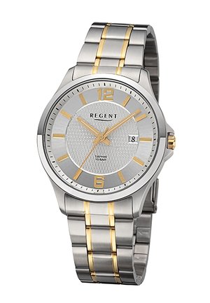 Montre argentée avec un cadran gris texturé, accents dorés et argentés, un bracelet en acier inoxydable avec des rayures dorées, et une fonction d'affichage de la date.