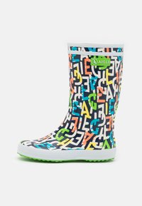 Gummistøvle med et farverigt geometrisk mønster i blå, orange og grøn på en mørk baggrund, med en hvid sål og grønne accenter.
