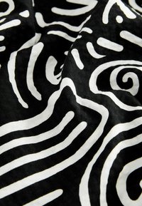 Non sélectionné, black white swirl aop