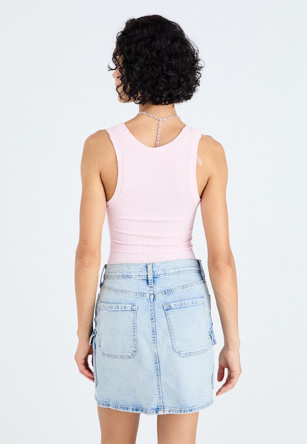 CLEAN SLATE TANK - Top2