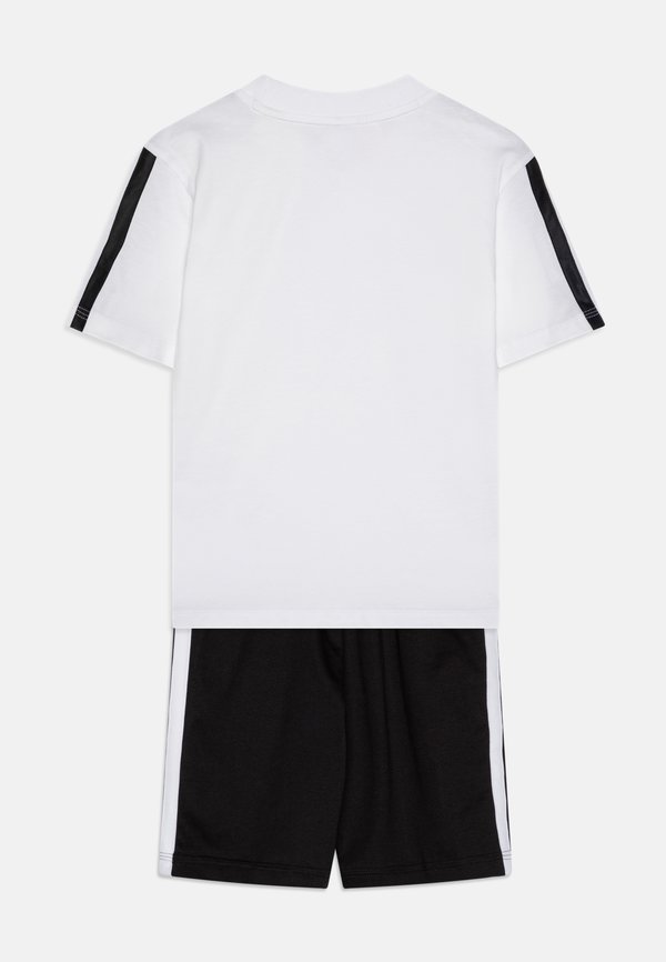 ESSENTIALS KIDS UNISEX SET - Shorts2