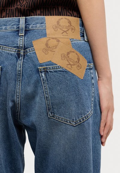 MOSCHINO PANTALONE - Traperice opuštenog kroja - blu