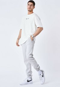 Project X Paris JOG BASIC - Vaqueros boyfriend - gris clair