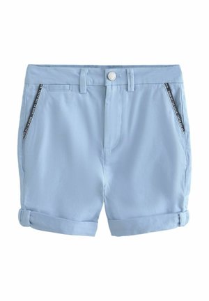 Lichtblauwe katoenen shorts met een gladde textuur, voorzien van omgeslagen cuffs en ritszakken met zwarte accenten. Op maat gemaakt ontwerp.