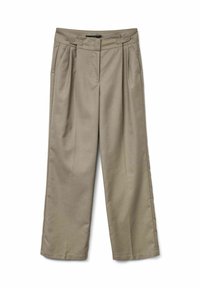 Pantaloni beige a gamba larga realizzati in tessuto testurizzato, con pieghe frontali e chiusura a doppio bottone in vita.