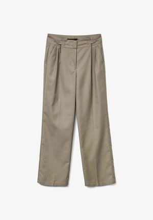 Beżowe spodnie o szerokich nogawkach, wykonane z teksturowanej tkaniny, z plisami z przodu oraz podwójnym zapięciem na guziki w pasie.