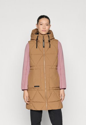 Manteau rembourré marron matelassé avec capuche, manches roses et fermeture éclair sur le devant. Dispose de cordons de serrage noirs et d'une étiquette au bas.