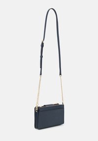 MICHAEL Michael Kors RUBY ZIP  - Kuvertväska - navy