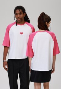 Thumbnail Image 3