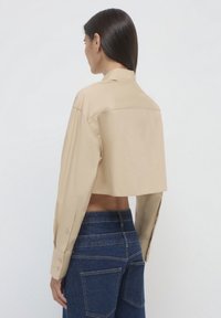 Calliope CROP CON TASCONI  - Camicia - sabbia