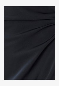 Unselected, black