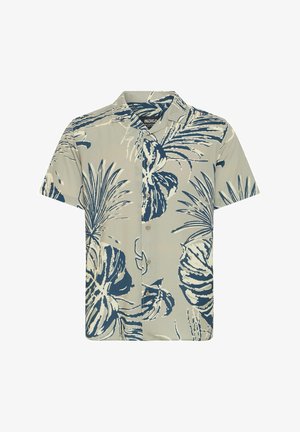 Bežs īsām piedurknēm pogājama krekls ar zilu un baltu tropisko lapu rakstu. Aprīkots ar izplatītu apkakli un taisnu apakšmalu.