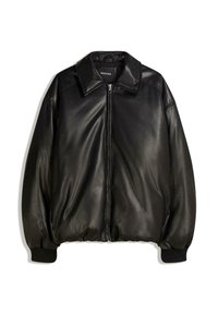 Giacca in pelle nera con zip frontale, colletto ampio, polsini a costine e silhouette ampia. Tessuto liscio con dettagli minimi.