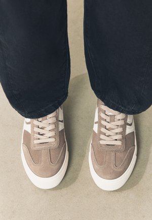 Next, Trainers - mocha brown