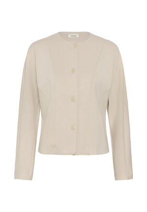 Veste beige à manches longues avec boutons sur le devant, col rond et coutures ajustées, dotée de quatre boutons assortis sur le devant.