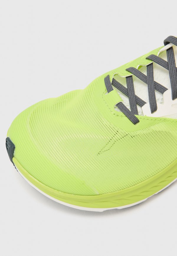 VANISH CARBON 2 - Road running shoes4