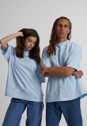 T-shirts med print - skyblue