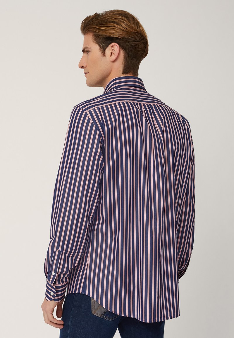 Camicia Uomo artigianale a righe blu e bianco collo button