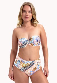 Bikini set bez ramínek s vícebarevným květinovým a geometrickým vzorem, vyrobený z hladké tkaniny s vysokým pasem.