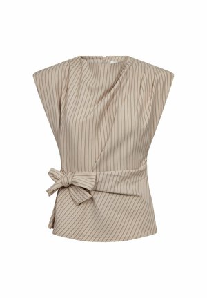 Bēšs bezroku blūze ar plānām vertikālām brūnām svītrām, priekšpuse ar drapējumu un auduma josta, kas sasieta lokā pie vidukļa.