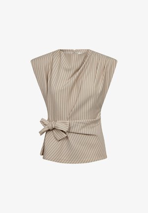 Béžová blúzka bez rukávov s tenkými vertikálnymi hnedými pruhmi, prehodeným predným dielom a látkovým pásom zviazaným do mašle v páse.
