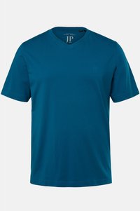 T-shirt V à col en teal en coton doux ; manches courtes ; logo subtil affiché sur la poitrine ; texture lisse avec coupe régulière.