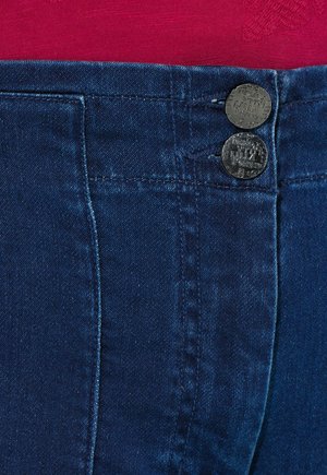 Ulla Popken WEITES BEIN KOMFORTBUND - Vaqueros boyfriend - dark blue denim