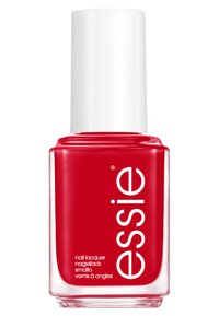 Vernis à ongles rouge dans un flacon en verre carré avec un capuchon blanc ; présente le nom de la marque "essie" et un texte multilingue sur l'étiquette.