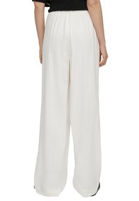 s.Oliver BLACK LABEL Trousers - white