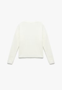 Witte cropped trui met een gestructureerde breisteek, lange mouwen en geribbelde boorden. Zacht materiaal met een effen afwerking, zonder patronen of extra details.