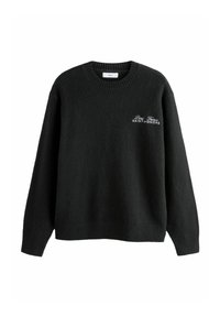Sort crewneck sweater med ribbede manchetter og kant, med hvid tekst "Paris France Saint-Honoré" på venstre bryst.