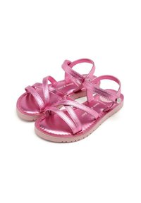 Sandali sintetici rosa con cinturini incrociati, finitura lucida e suola testurizzata. Presentano un piccolo logo sulla soletta.