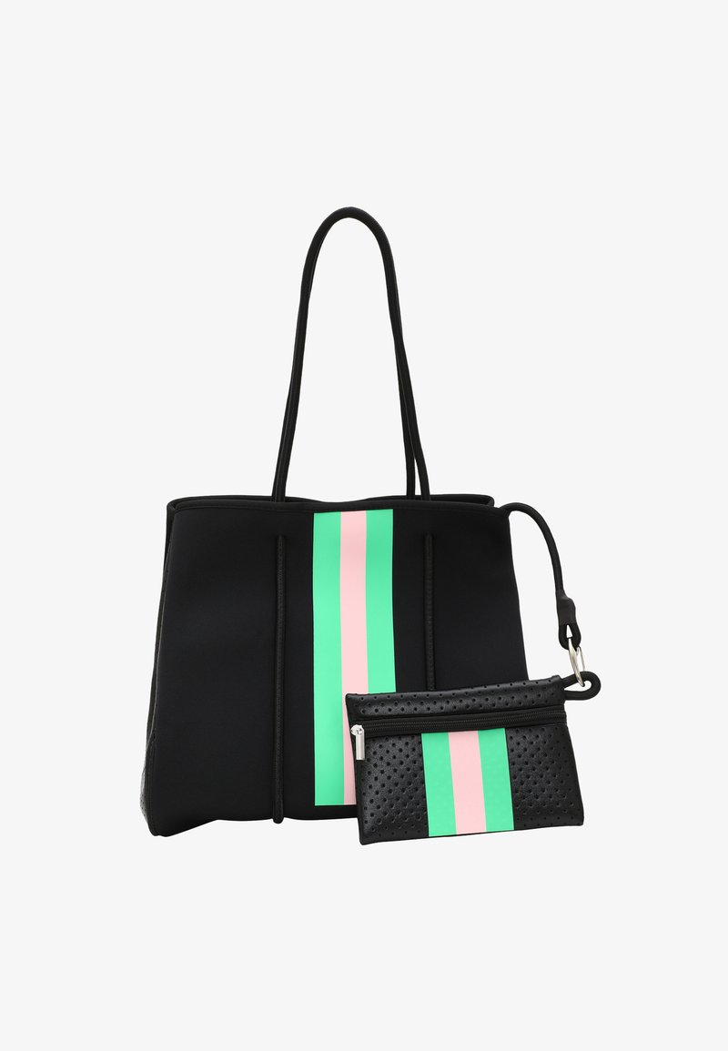 Borsa tote nera con strisce verticali verdi e rosa, dotata di un polsino testurizzato nero con perforazioni e strisce abbinate.