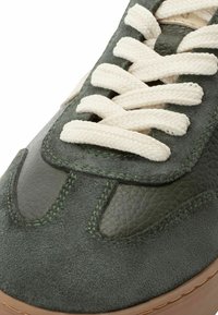 Marco Tozzi Sporta apavi - green comb