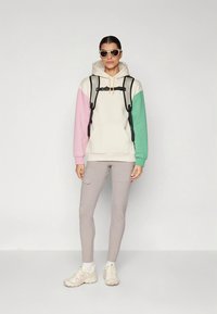 Kari Traa ANELIE HOOD - Jersey con capucha - light beige