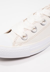 Converse Baskets basses - off-white