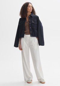 OPUS WIDE LEG PANTS MARZENA ASYMMETRIC - Broek - milk