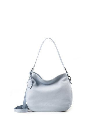Lichtblauwe leren schoudertas met één handvat en een verstelbare langere riem, zachte textuur, licht ingezakte vorm.