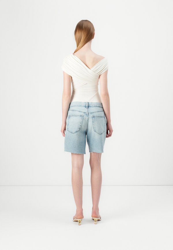LOOSE BERMUDA DELILAH DRAWCORD - Denim shorts - light indigo4