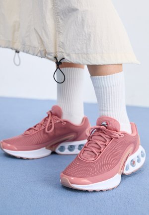 AIR MAX DN - Sporta apavi - red stardust/canyon rust/particle grey/black/white