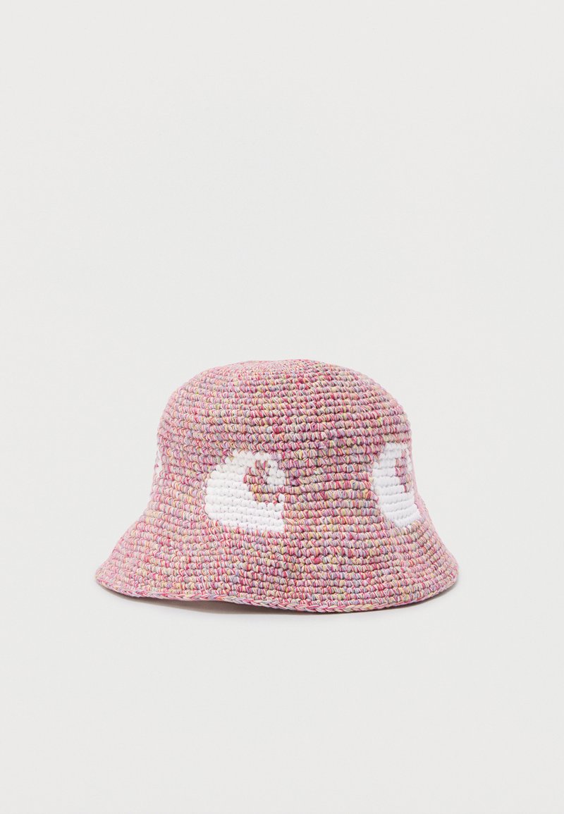 Ροζ υφασματένιο καπέλο κάδου με λευκά μοτίβα σε σχήμα ματιού στα πλάγια, υφασμένο με πολύχρωμες κλωστές.