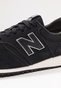 New Balance Sneakers - black
