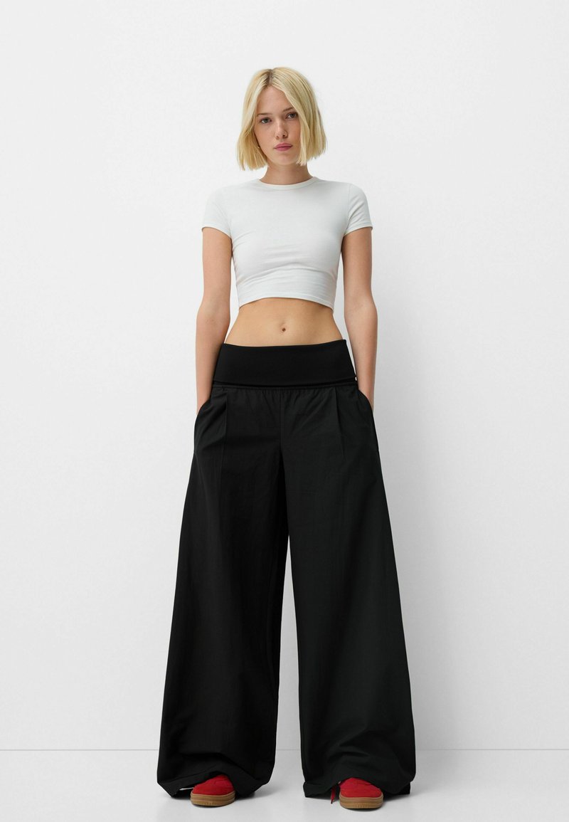 Bershka Broek zwart Bershka Broek zwart