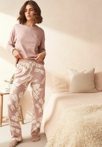 Next FAIRISLE PATTERN LONG SLEEVE SET - Pyžamo - pink leaf