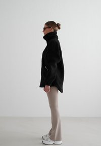 Thumbnail Image 6
